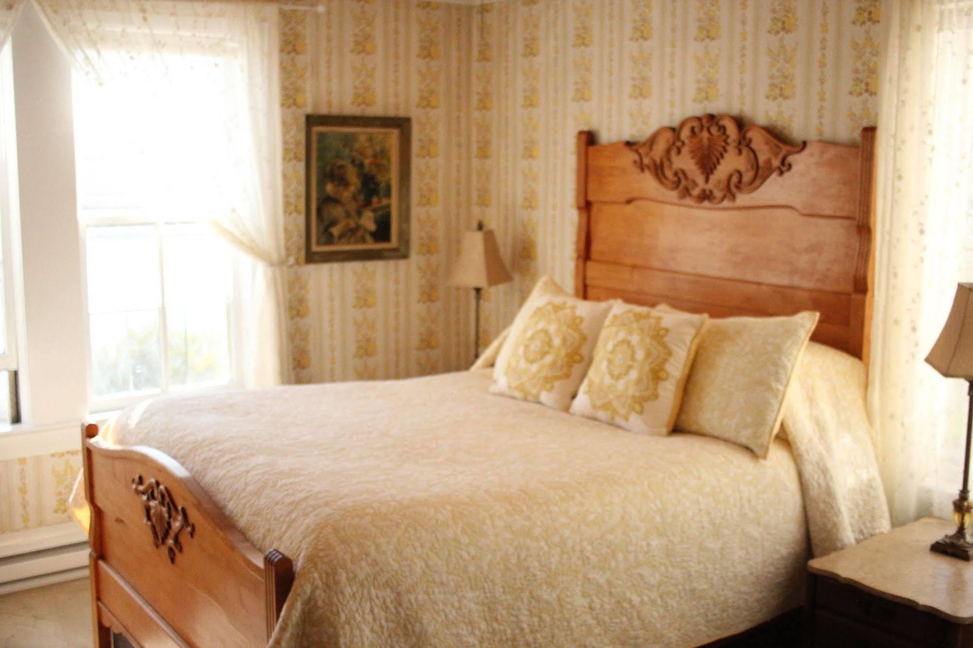 The Historic Requa Inn คลาแมธ ภายนอก รูปภาพ